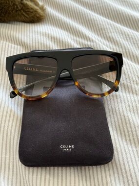 CÉLINE Shadow, Two-Tone Black and Tortoiseshell Sunglasses. AUTHENTIC